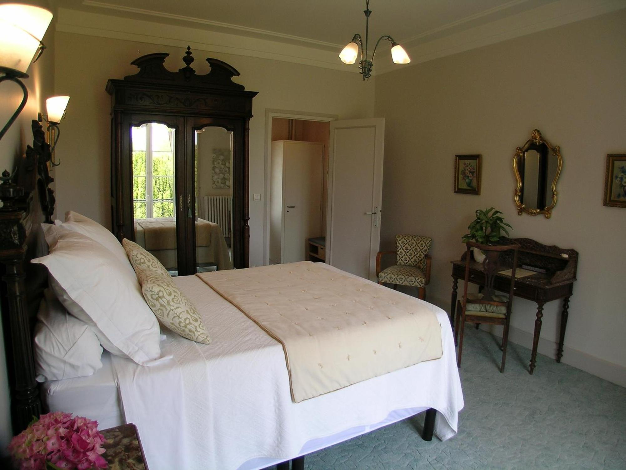 Chateau Du Bourbet Cherval Екстериор снимка