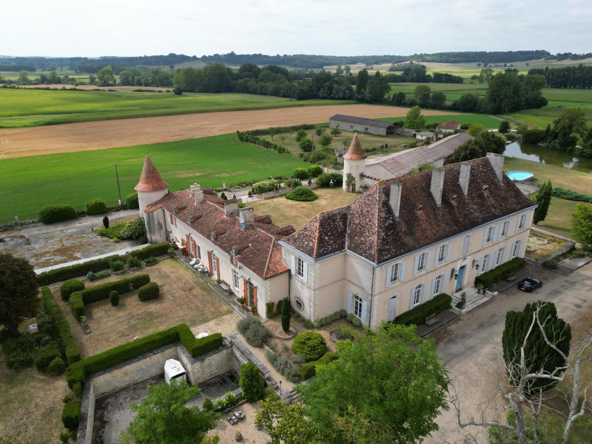 Chateau Du Bourbet Cherval Екстериор снимка