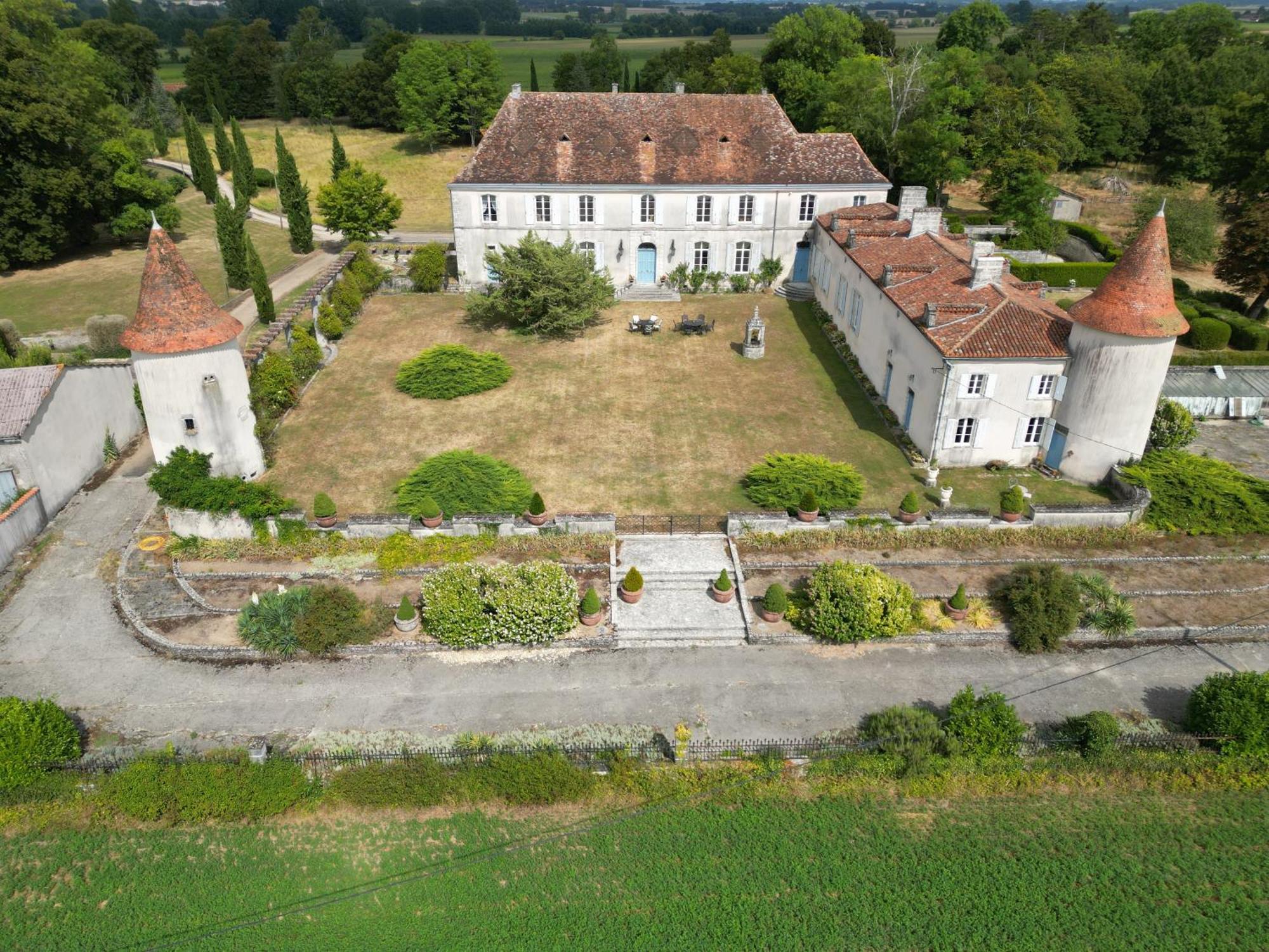 Chateau Du Bourbet Cherval Екстериор снимка